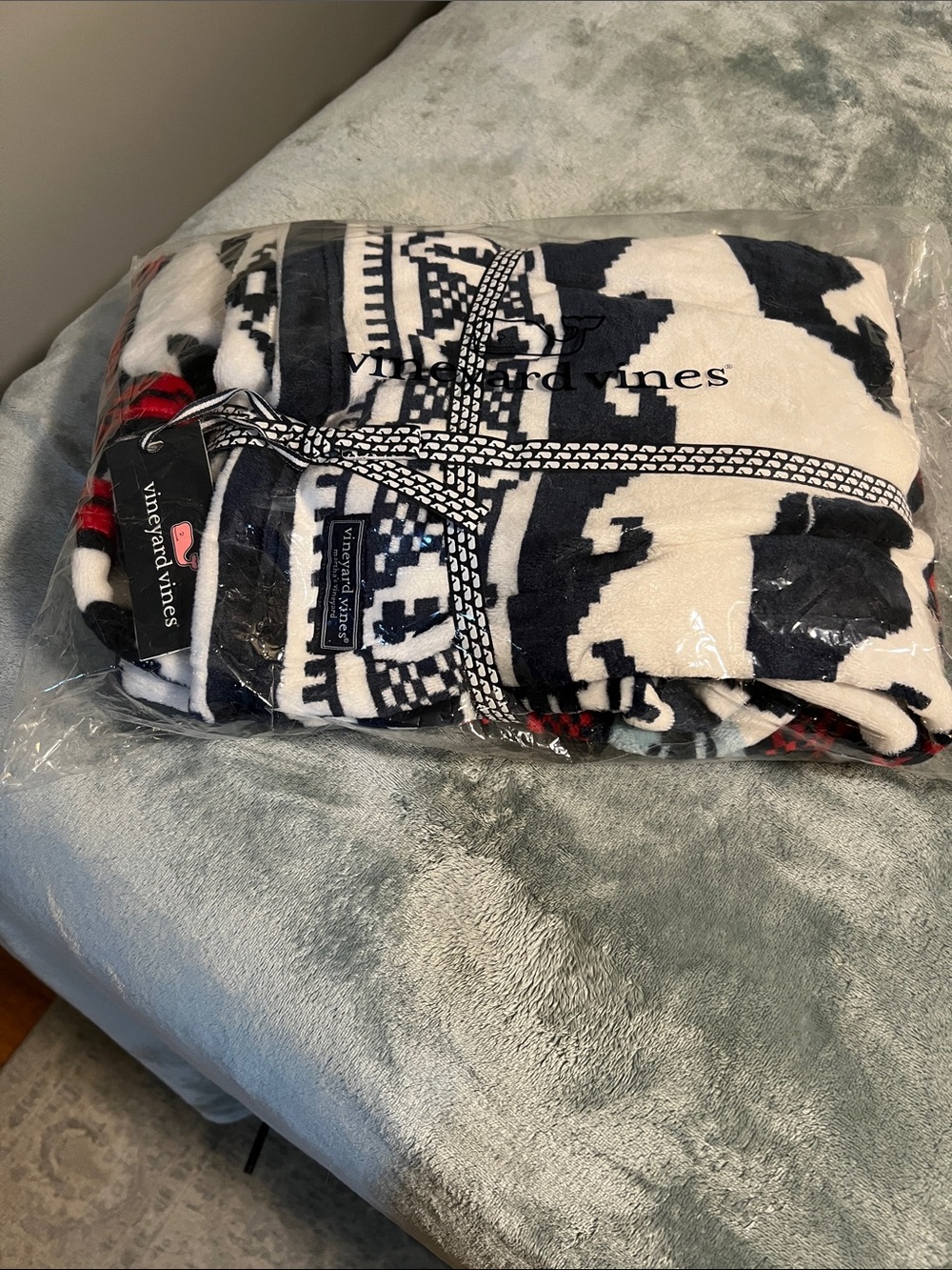NWT Vineyard Vines Blanket Fleece Throw